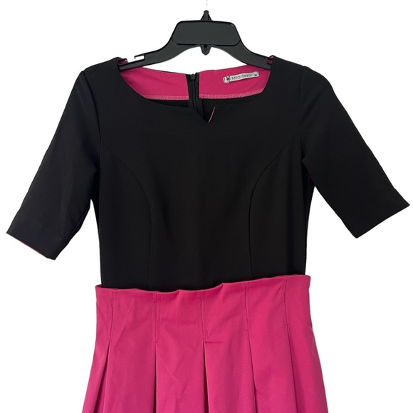 Gowns / Prom Dresses / Formal Dresses - Picture 6 of 11